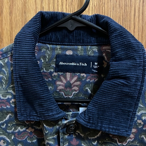 Abercrombie & Fitch, Medium - Picture 6 of 6